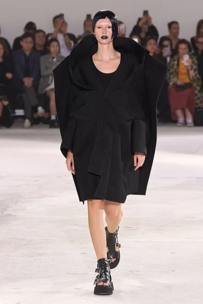 Look 12